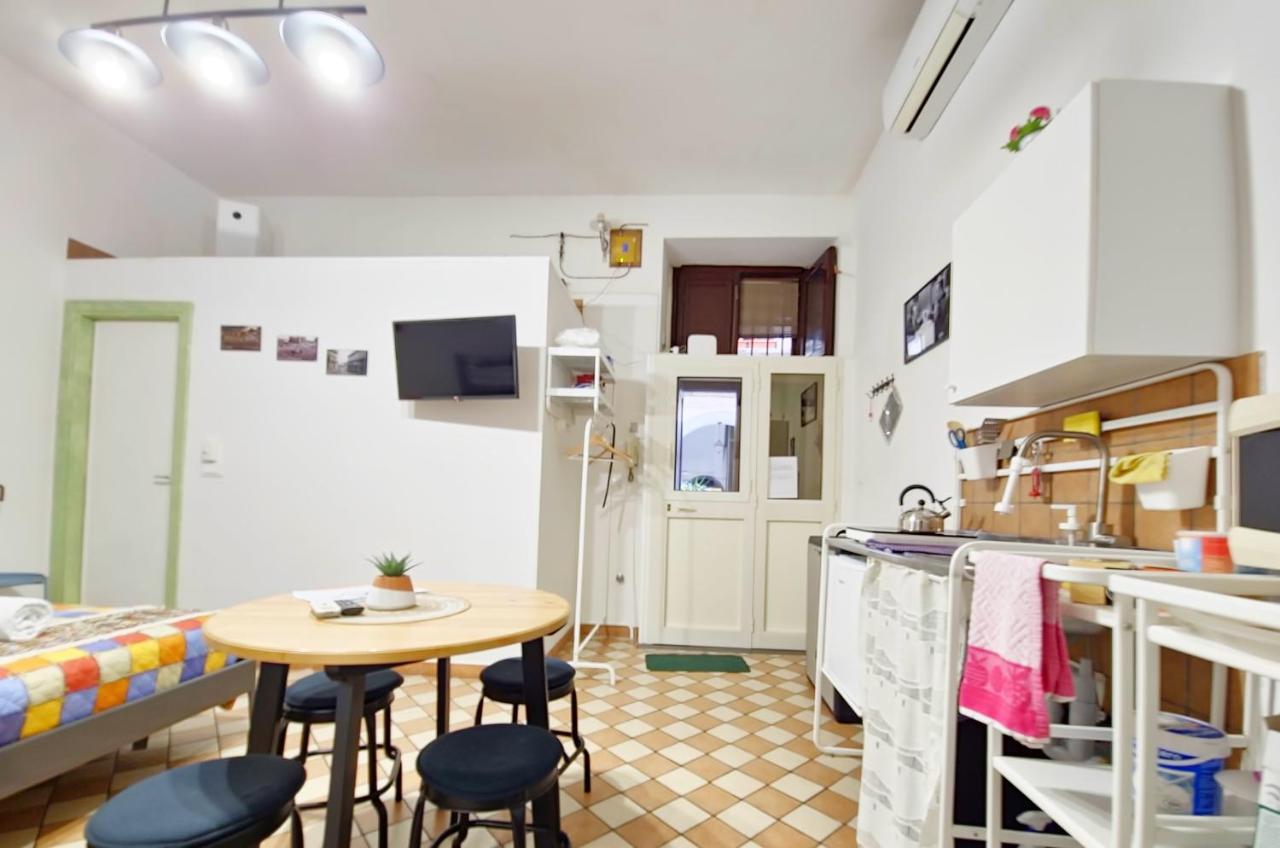 La Casina Di Promised Land Napoli Apartment Luaran gambar